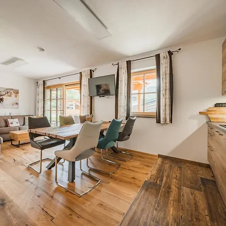 Dachstein West - Traumhafte Mit Garten Und Terrasse Appartement